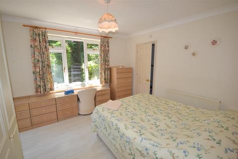 2 Bartlets Close, Martinstown, Dorchester, DT2 9LE