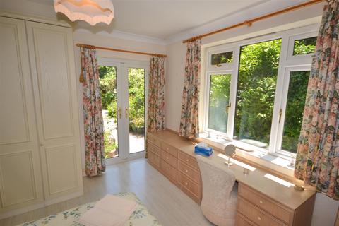 2 Bartlets Close, Martinstown, Dorchester, DT2 9LE