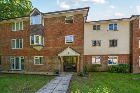 2 bedroom flat for sale, Dickers Lane, Alton, Hampshire, GU34