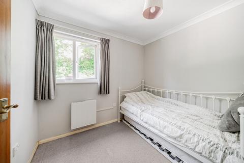 2 bedroom flat for sale, Dickers Lane, Alton, Hampshire, GU34