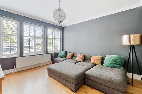 26 Sunnybank, Epsom, KT18 7DX
