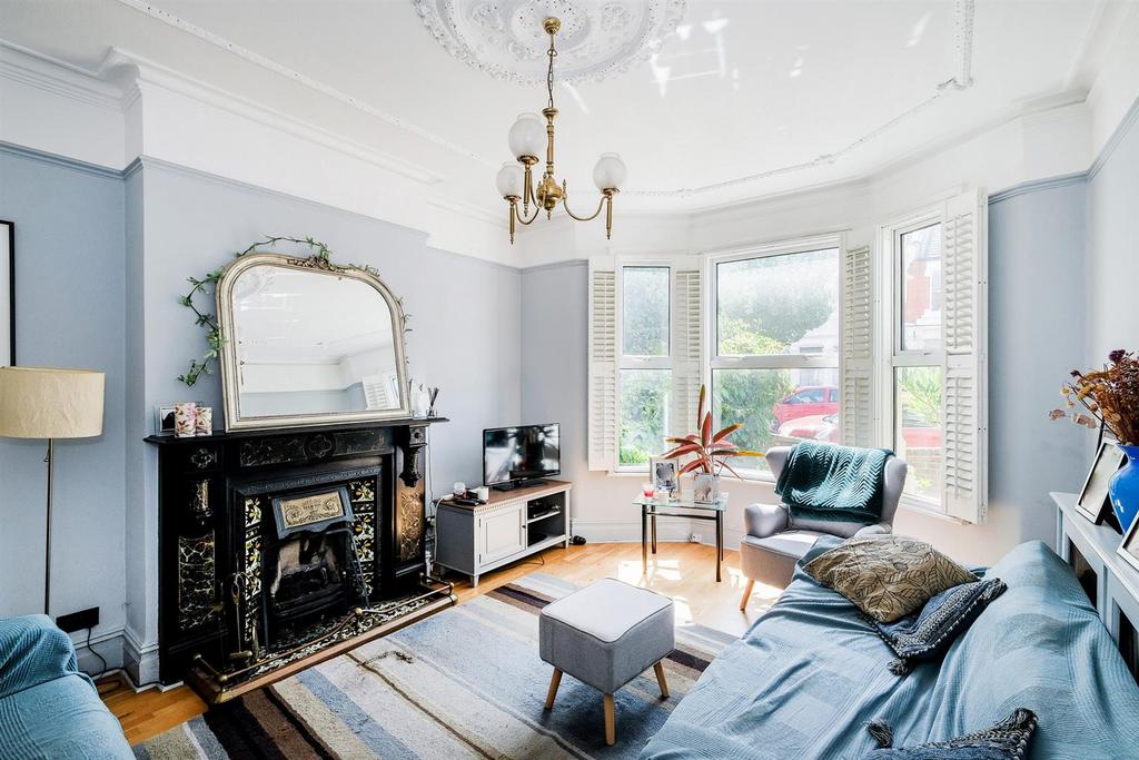 8 Herongate Road-1 web.jpg