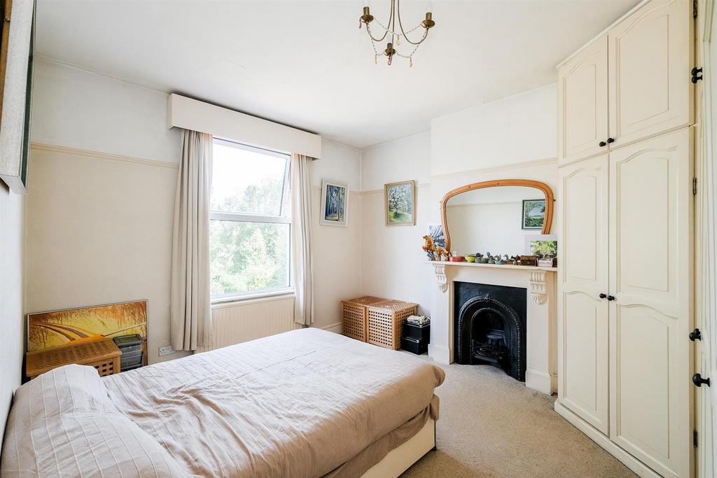 8 Herongate Road-9 web.jpg
