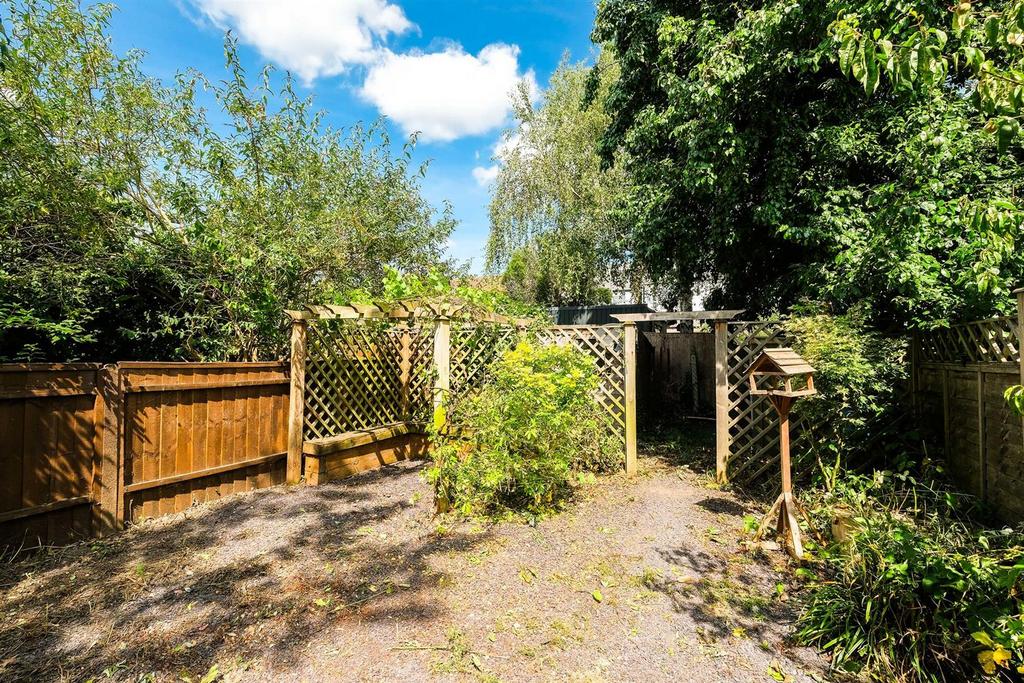 8 Herongate Road-17 web.jpg