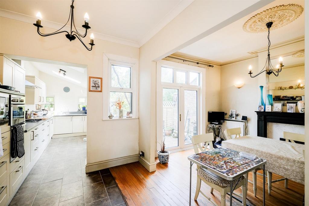8 Herongate Road-21 web.jpg