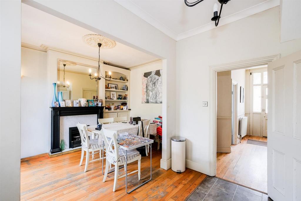 8 Herongate Road-20 web.jpg