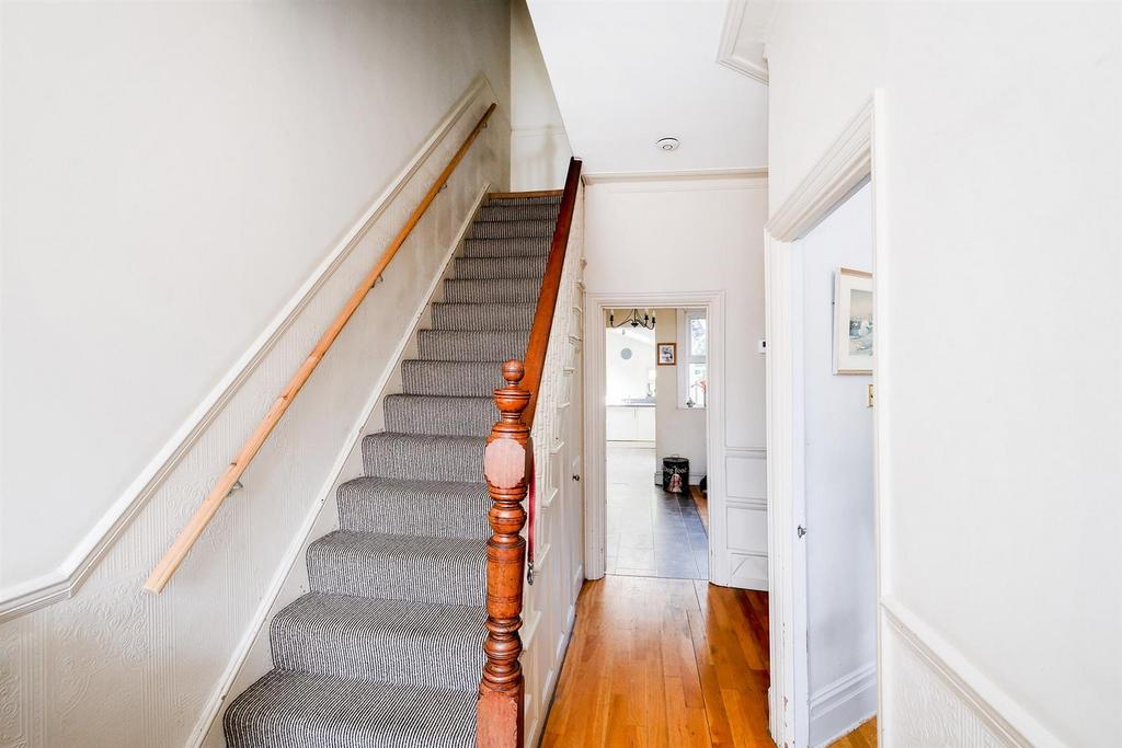 8 Herongate Road-22 web.jpg