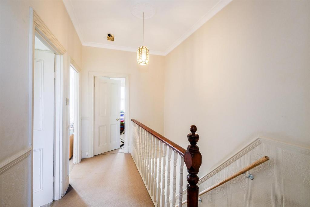 8 Herongate Road-5 web.jpg