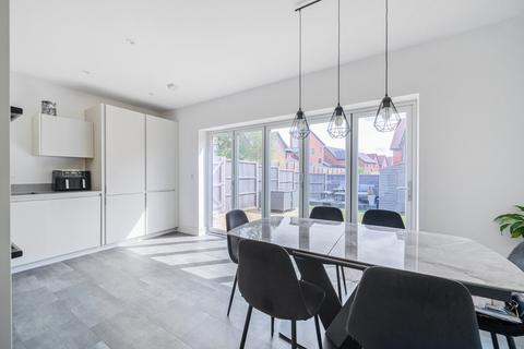undefined, Stirling Close, Crowthorne RG45