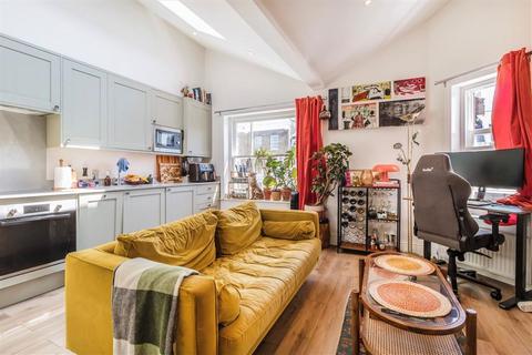 1 bedroom flat to rent, New Cross Road, London SE14