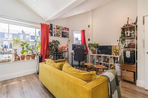 1 bedroom flat to rent, New Cross Road, London SE14