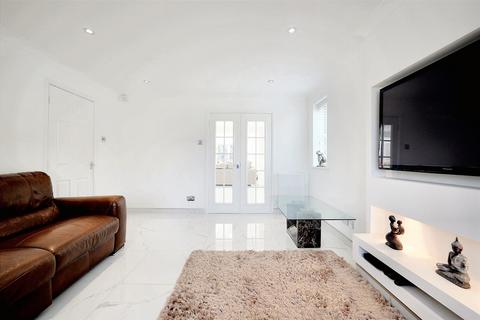 4 bedroom detached house for sale, Kingfisher Road, Mountsorrel LE12