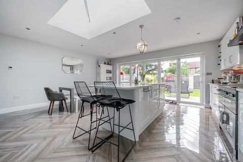 77 Cedar Lawn Avenue, Barnet, EN5 2LP