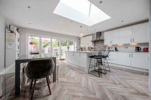 77 Cedar Lawn Avenue, Barnet, EN5 2LP