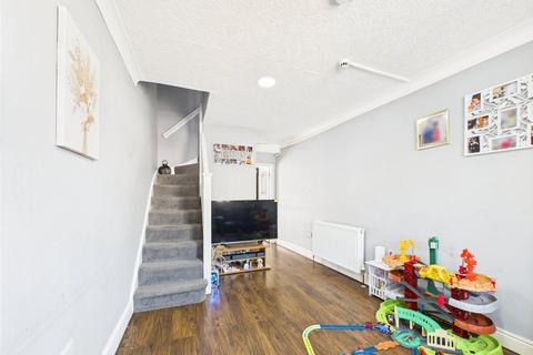 2 bedroom end of terrace house for sale, Crowlands Avenue, Romford RM7
