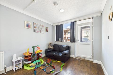 2 bedroom end of terrace house for sale, Crowlands Avenue, Romford RM7