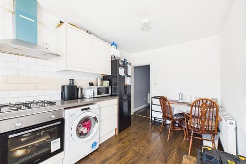 2 bedroom end of terrace house for sale, Crowlands Avenue, Romford RM7
