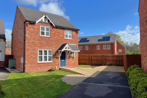 4 bedroom detached house for sale, Telford Avenue, Ellesmere.