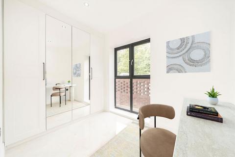 1 Withycombe Road, London, SW19 6AN