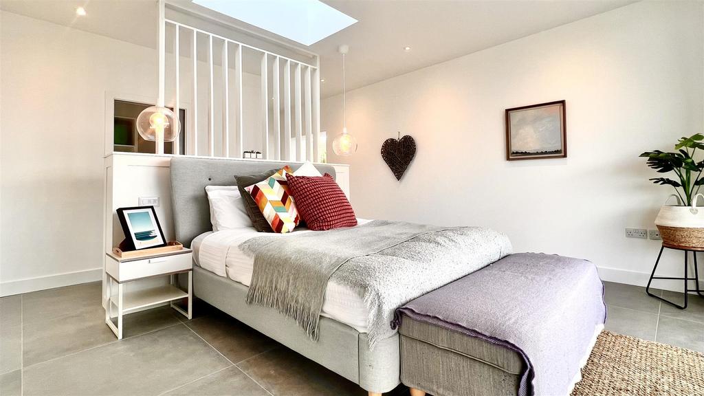 Principle Bedroom .jpeg