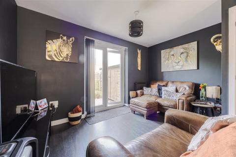 3 bedroom end of terrace house for sale, Turnstone Drive, Scunthorpe