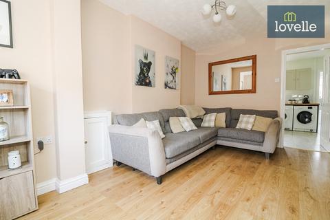 18 Kathleen Grove, Grimsby, DN32 8JT