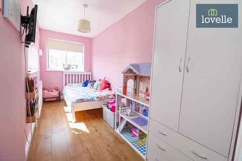 18 Kathleen Grove, Grimsby, DN32 8JT