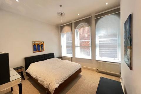 2 bedroom flat to rent, York House, Berners Street, London W1T