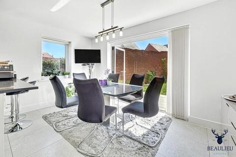 5 bedroom detached house for sale, Channels CM3