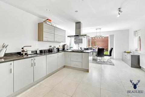 5 bedroom detached house for sale, Channels CM3