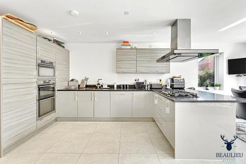 5 bedroom detached house for sale, Channels CM3