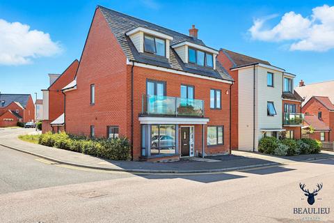 5 bedroom detached house for sale, Channels CM3