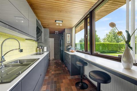 3 bedroom bungalow for sale, Overton Road, Bangor-On-Dee.