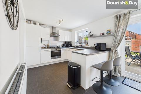 14 Macbeth Close, Penkridge, Stafford, ST19 5TW