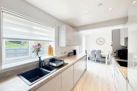 72 Valley View, Bury, BL8 1WN