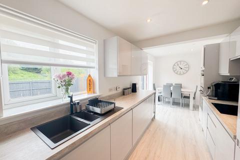 72 Valley View, Bury, BL8 1WN