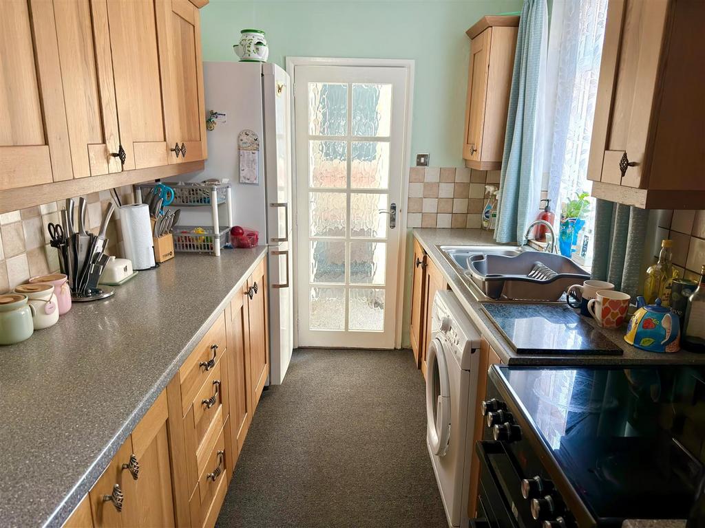KITCHEN AREA.jpg