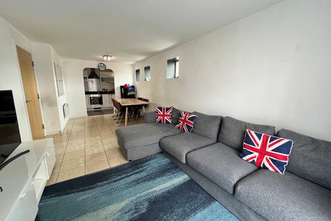 2 bedroom flat to rent, Orchard Place, Hampshire SO14