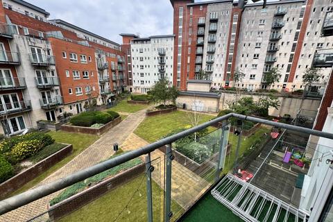 2 bedroom flat to rent, Orchard Place, Hampshire SO14