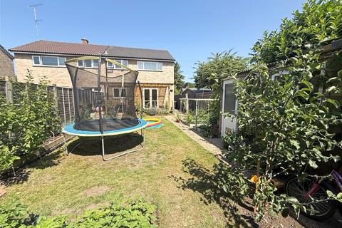 5 Cherry Road, Newport Pagnell, MK16 0AR