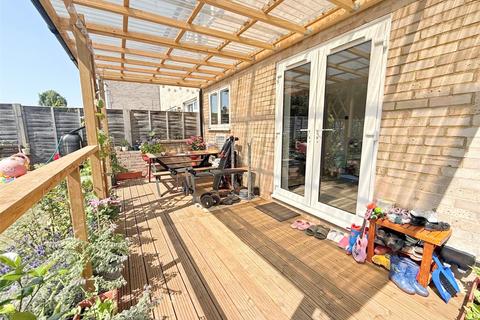 5 Cherry Road, Newport Pagnell, MK16 0AR