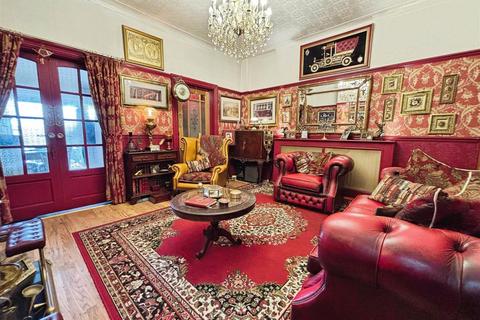 61 Intake Road, Bradford, BD2 3NQ