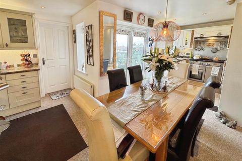 61 Intake Road, Bradford, BD2 3NQ