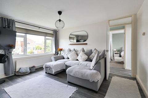 2 bedroom maisonette for sale