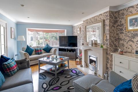 9 The Meadows, Catshill, Bromsgrove, B61 0NN