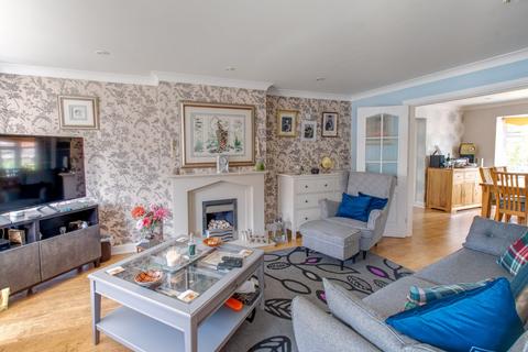 9 The Meadows, Catshill, Bromsgrove, B61 0NN