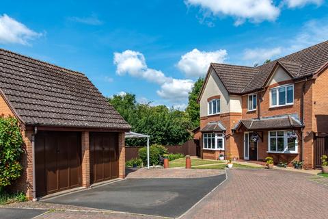 9 The Meadows, Catshill, Bromsgrove, B61 0NN