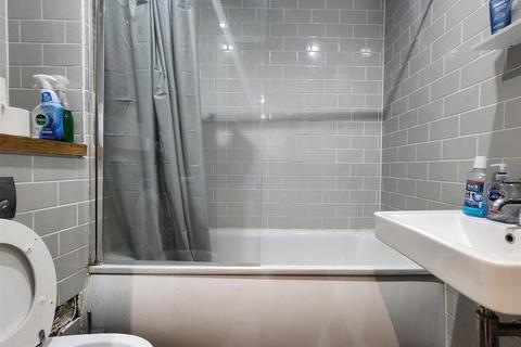 1 bedroom flat to rent, 87 Axe Street, Barking