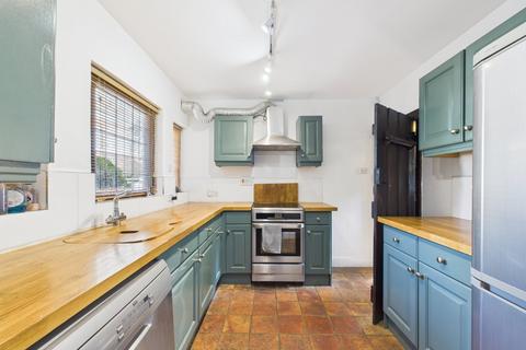3 bedroom end of terrace house for sale, Missenden Road, Chesham, Buckinghamshire, HP5