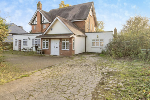 undefined, Elstree  WD6